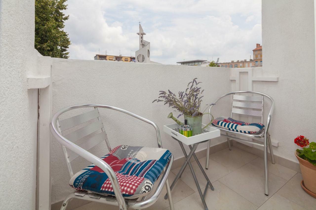 Apartman Ester PUY Exterior foto