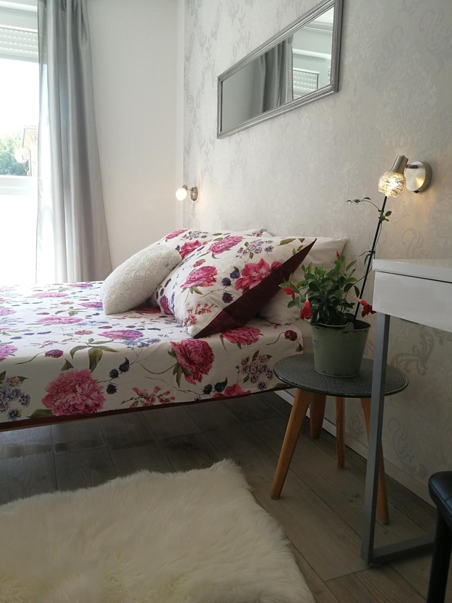 Apartman Ester PUY Exterior foto